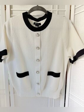 Urban Revivo White Short-Sleeve Knit Cardigan with Black Trim